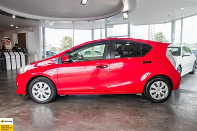2012 Toyota Aqua - Thumbnail