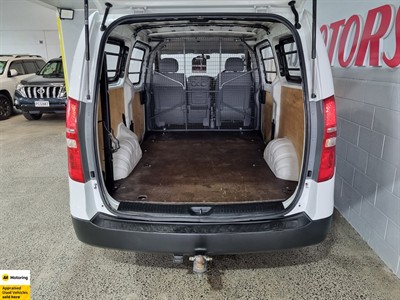 2020 Hyundai iLoad - Thumbnail