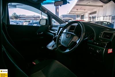 2012 Toyota Alphard - Thumbnail