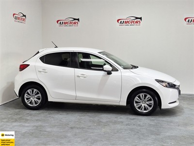 2022 Mazda MAZDA2 - Thumbnail