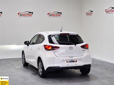 2022 Mazda MAZDA2 - Thumbnail