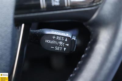 2019 Toyota Prius - Thumbnail