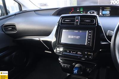 2019 Toyota Prius - Thumbnail