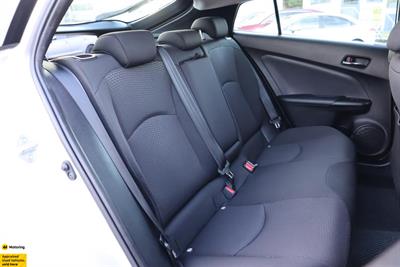 2019 Toyota Prius - Thumbnail