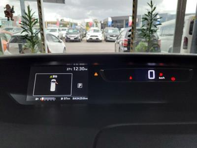 2016 Nissan Serena - Thumbnail