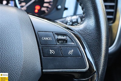 2022 Mitsubishi Outlander - Thumbnail