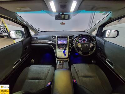 2013 Toyota Vellfire - Thumbnail
