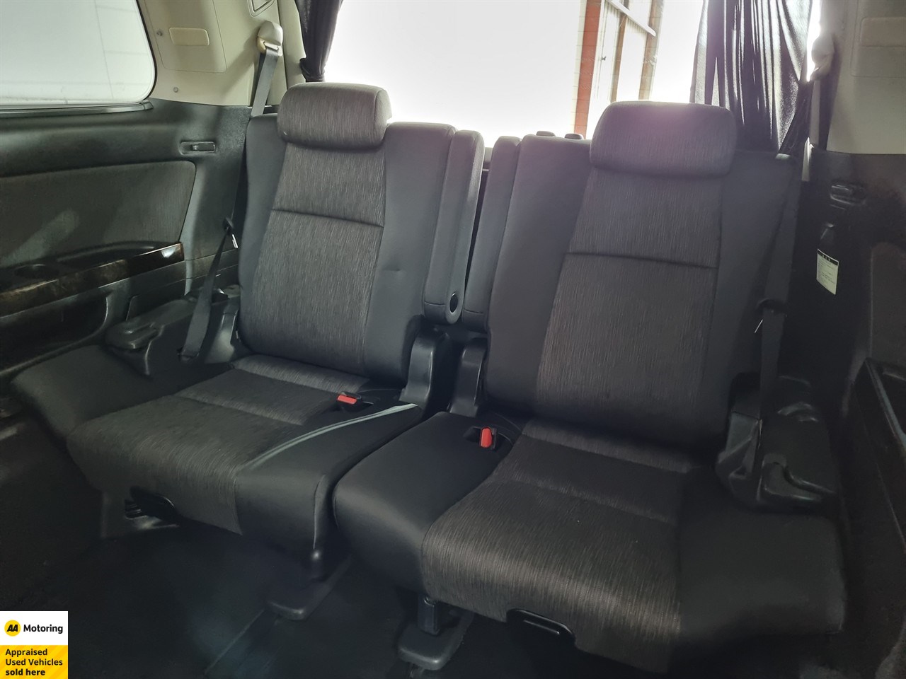 2013 Toyota Vellfire