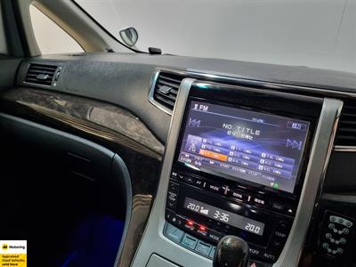 2013 Toyota Vellfire - Thumbnail