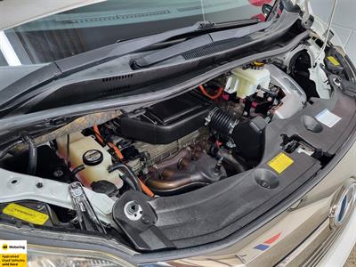 2013 Toyota Vellfire - Thumbnail