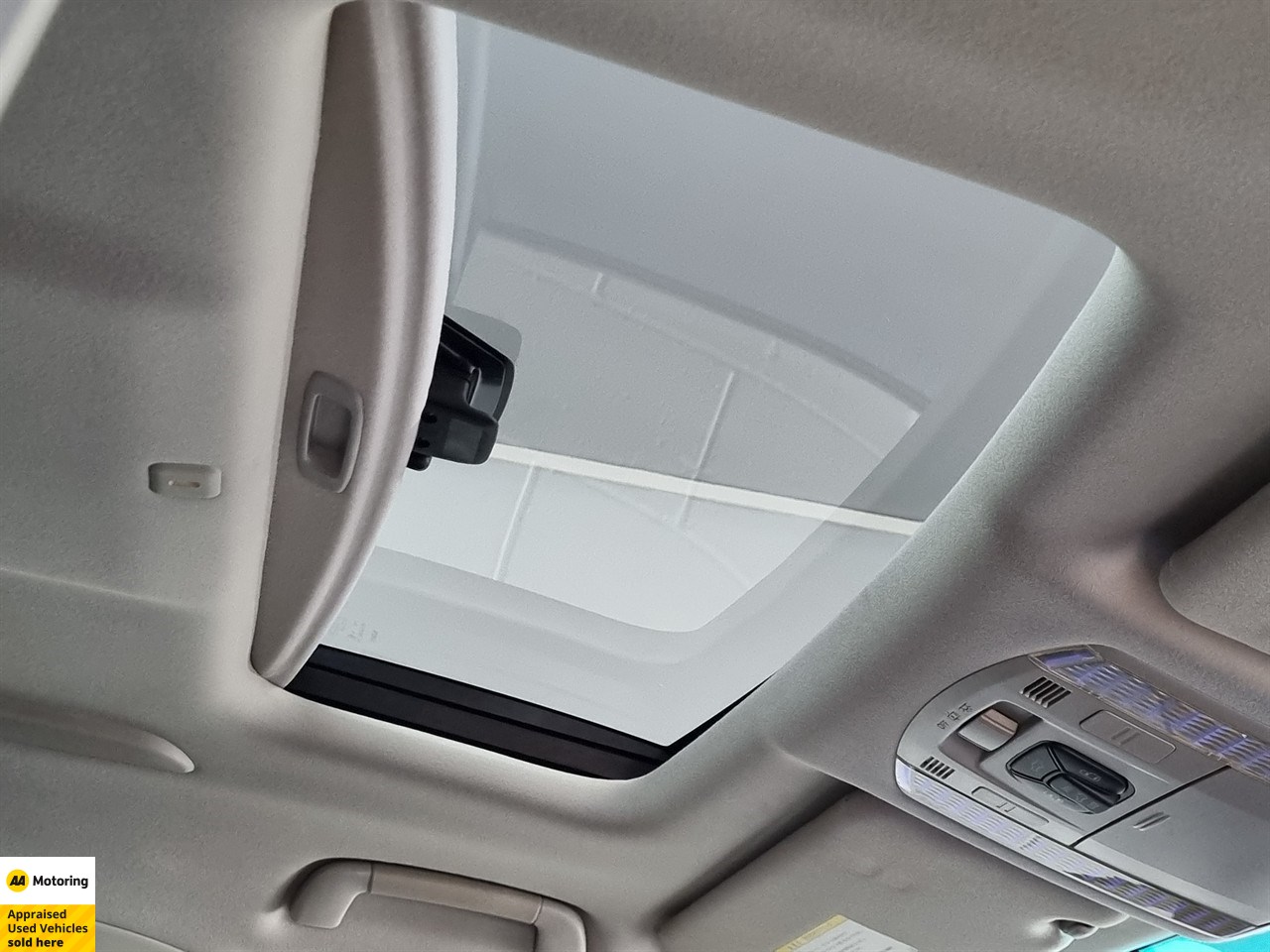 2013 Toyota Vellfire