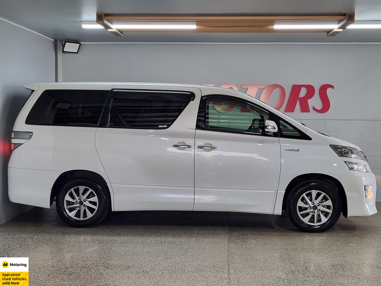 2013 Toyota Vellfire
