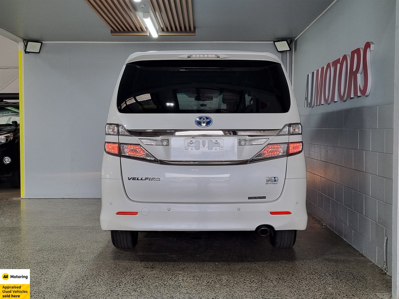 2013 Toyota Vellfire