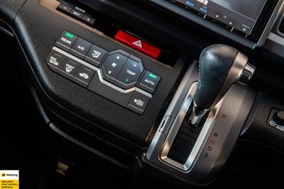 2012 Honda STEPWGN - Thumbnail