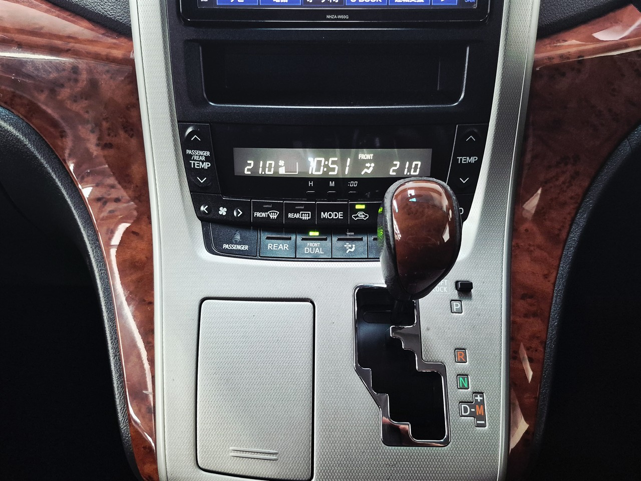2010 Toyota Alphard