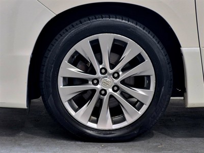 2010 Toyota Alphard - Thumbnail