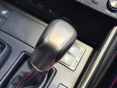 2015 Lexus IS 300h - Thumbnail