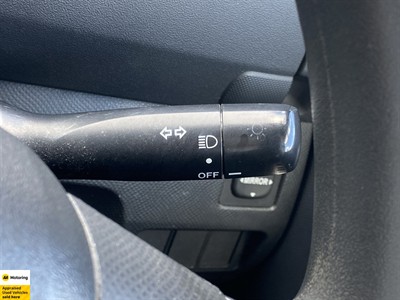 2009 Toyota Ractis - Thumbnail