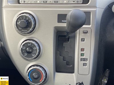 2009 Toyota Ractis - Thumbnail