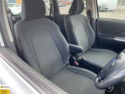 2009 Toyota Ractis - Thumbnail