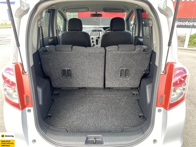 2009 Toyota Ractis - Thumbnail