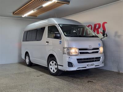 2013 Toyota Regius - Thumbnail