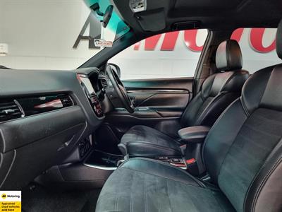 2019 Mitsubishi Outlander - Thumbnail