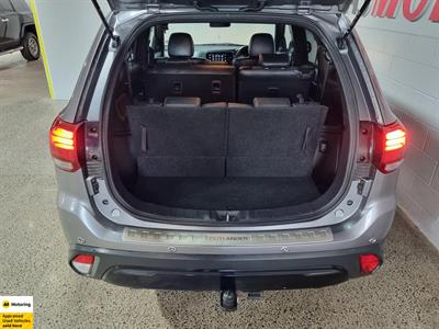2019 Mitsubishi Outlander - Thumbnail