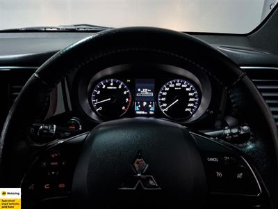 2019 Mitsubishi Outlander - Thumbnail