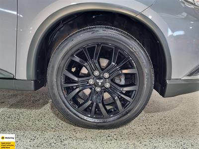 2019 Mitsubishi Outlander - Thumbnail
