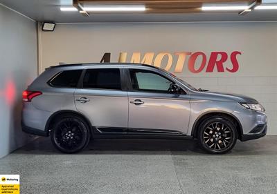 2019 Mitsubishi Outlander - Thumbnail
