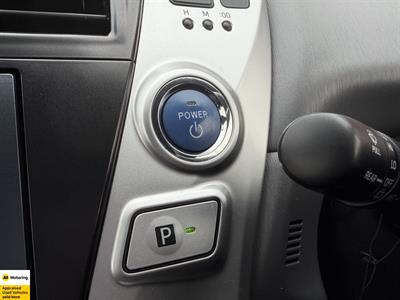 2012 Toyota Prius - Thumbnail