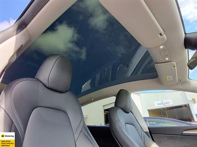 2022 Tesla Model Y - Thumbnail