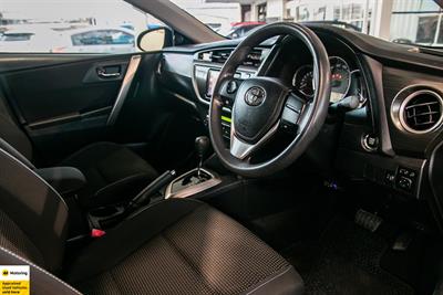 2014 Toyota Auris - Thumbnail