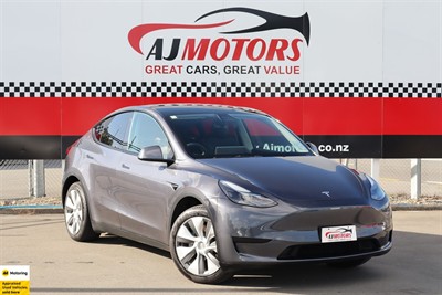 2022 Tesla Model Y - Thumbnail