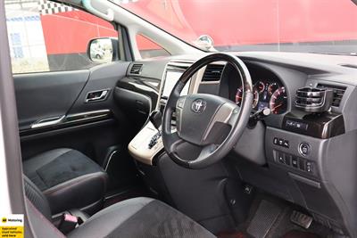 2014 Toyota Vellfire - Thumbnail