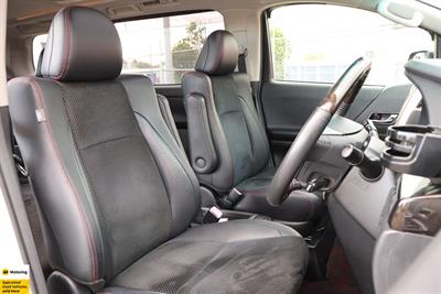 2014 Toyota Vellfire - Thumbnail