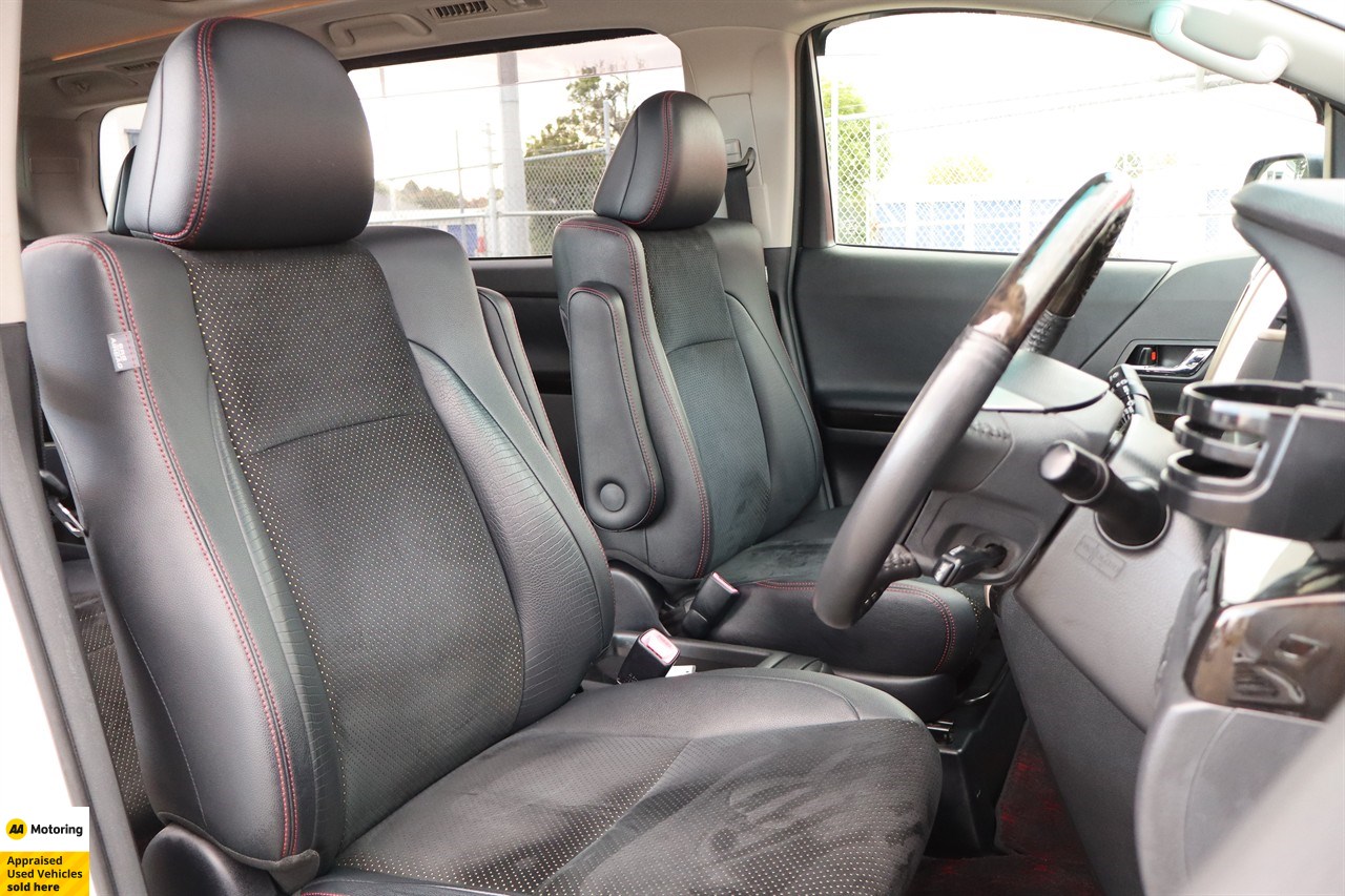 2014 Toyota Vellfire