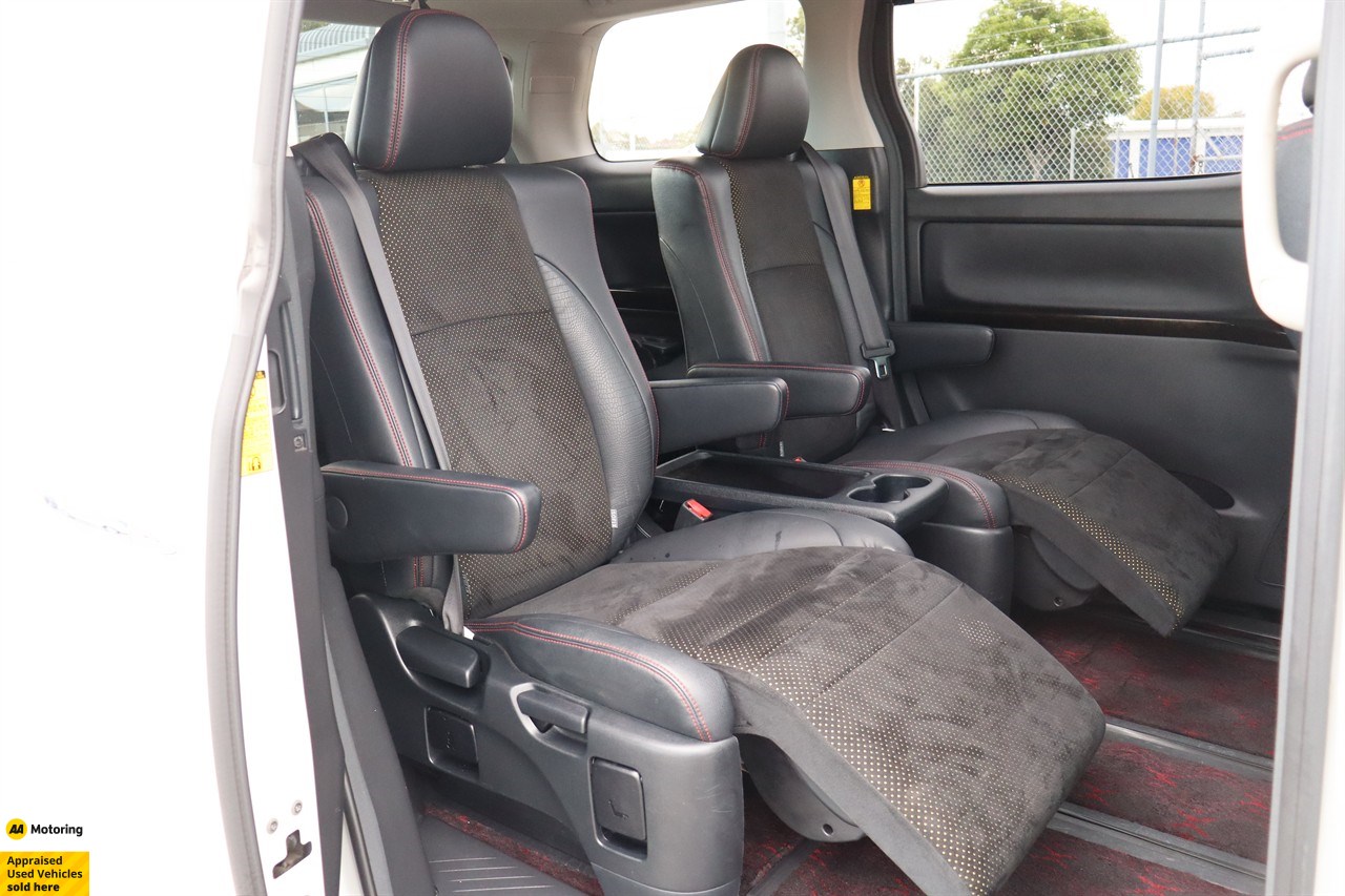 2014 Toyota Vellfire