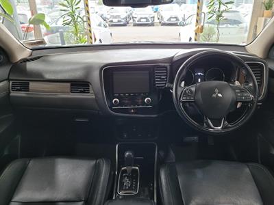 2021 Mitsubishi Outlander - Thumbnail