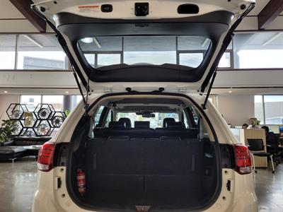 2021 Mitsubishi Outlander - Thumbnail