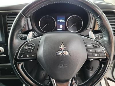 2021 Mitsubishi Outlander - Thumbnail