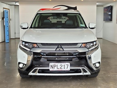 2021 Mitsubishi Outlander - Thumbnail