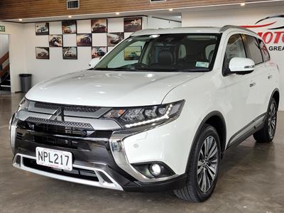 2021 Mitsubishi Outlander - Thumbnail