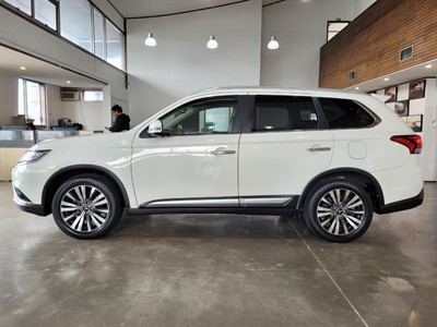 2021 Mitsubishi Outlander - Thumbnail