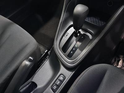 2021 Toyota Yaris - Thumbnail