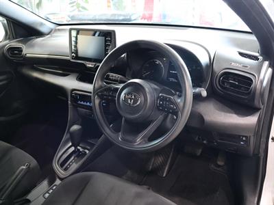 2021 Toyota Yaris - Thumbnail