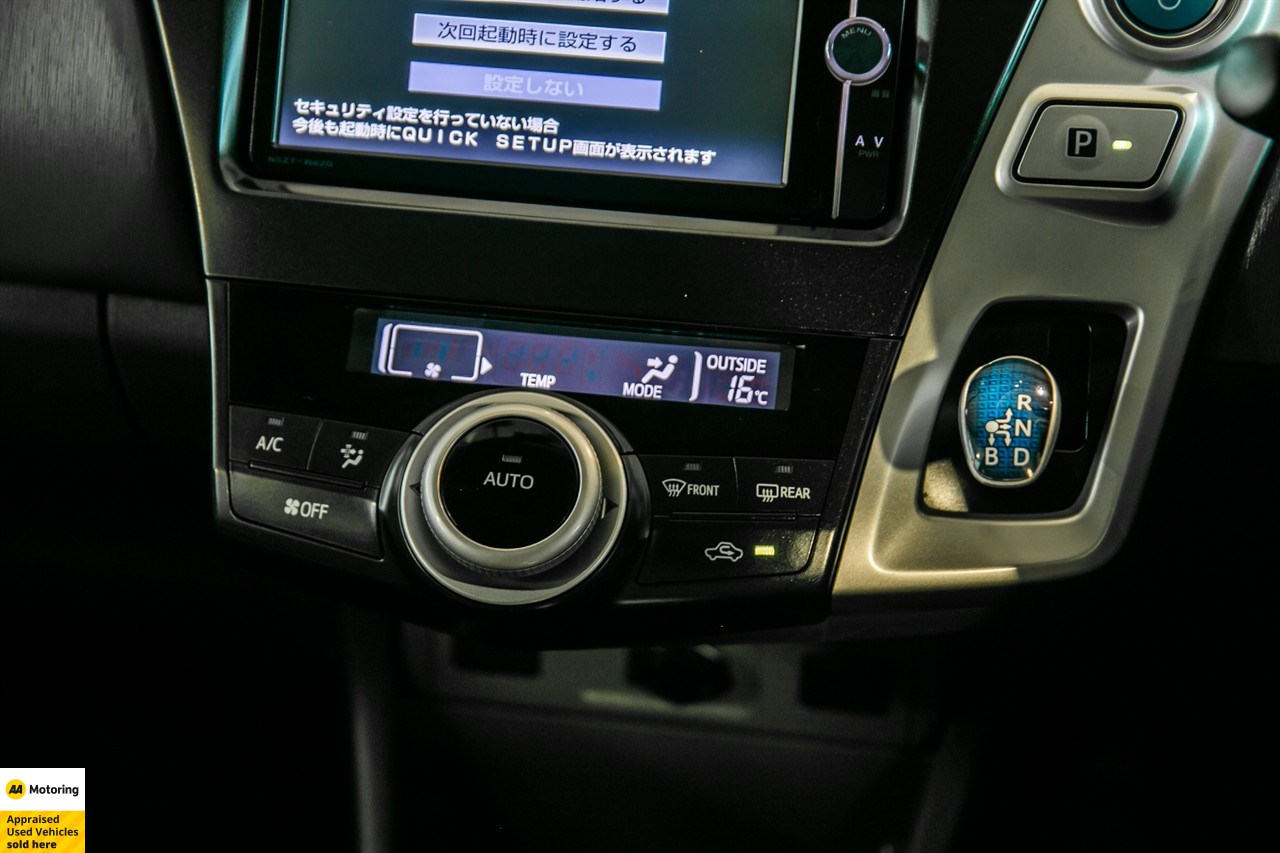 2012 Toyota Prius Alpha