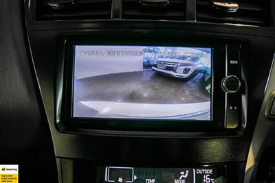 2012 Toyota Prius Alpha - Thumbnail