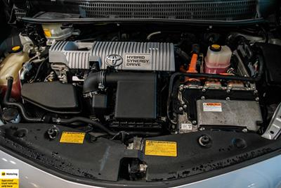 2012 Toyota Prius Alpha - Thumbnail